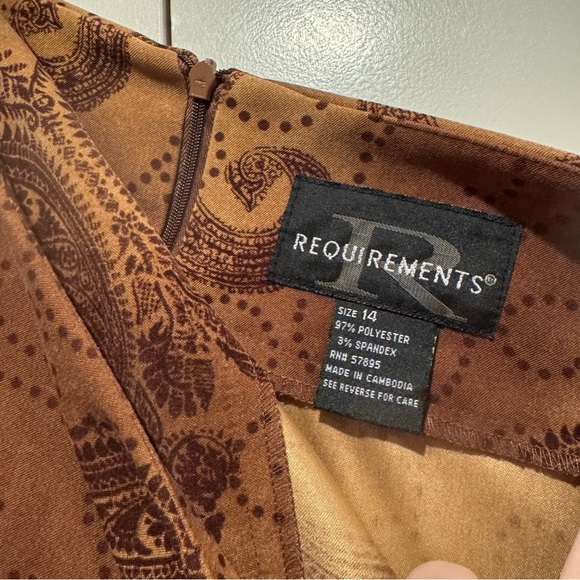Women’s Size 14 Brown and Red Paisley Patterned Skirt by Requirements - Picture 3 of 4